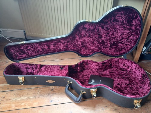 Acoustic guitar hard - hard, case