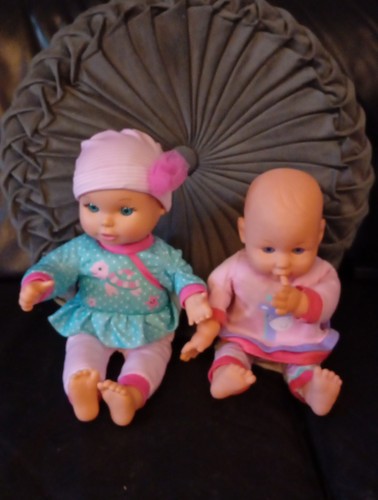 Baby dolls blows kisses other - kisses,