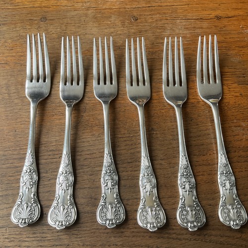 Antique queens pattern - queens,