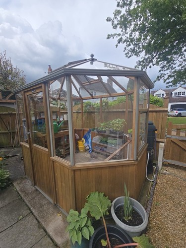 Alton octagonal greenhouse - octagonal,