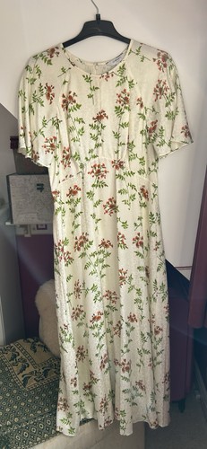 Bennett cream dress size - lk,