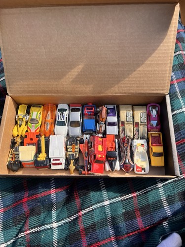 Hot wheels diecast car - hot, 1:64