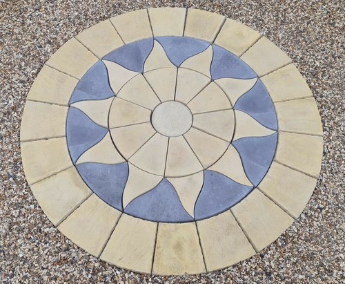 Concrete circle patio - patio, paving