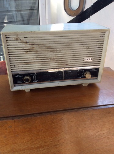 Ekco valve radio pick - valve, up