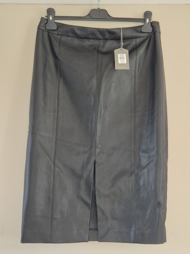 Bnwt black oasis leather - black,