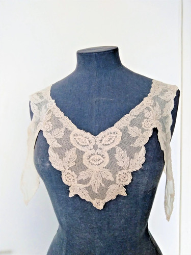 Antique lace noughties - antique,