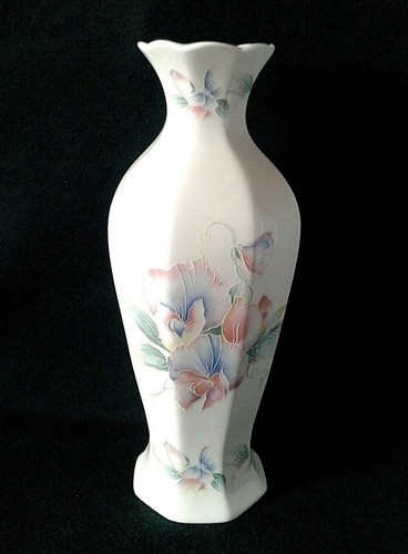 Aynsley little sweetheart - aynsley, vase