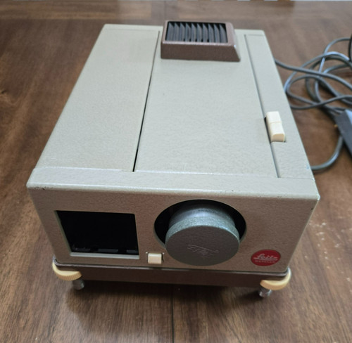 Vtg leitz wetzlar pradovit - leitz,