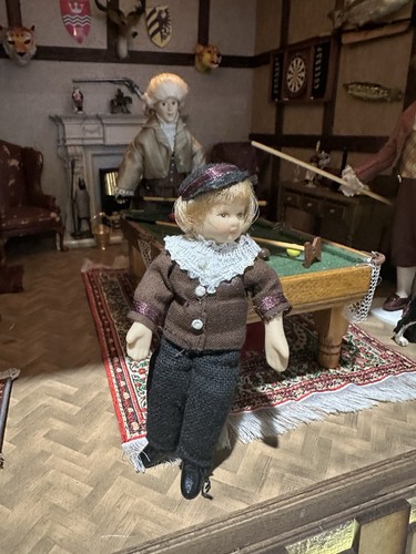 12th scale dolls house - 1:12th,