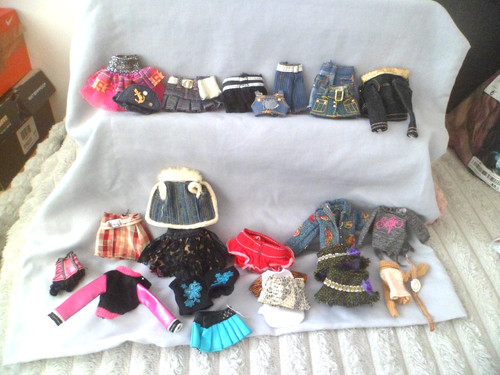 Bundle bratz dolls clothes - bratz,