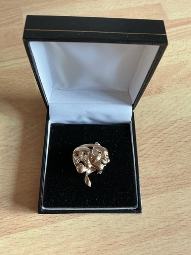 Ola gorie carat - gold, brooch