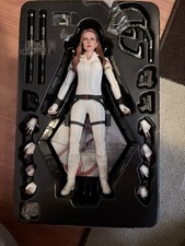 HOT TOYS 1/6 SCALE BLACK WIDOW