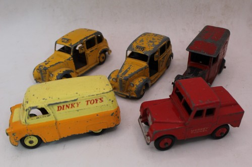 Dinky toys taxis bedford - 2, van