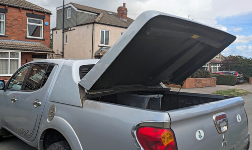 Mitsubishi l200 pickup canopy - l200,