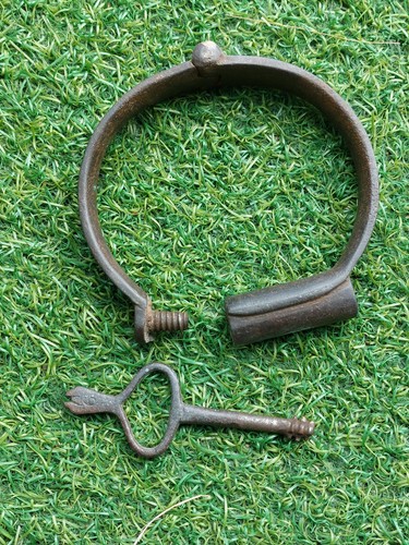 Antique hiatt iron ankle - antique, 3.5"