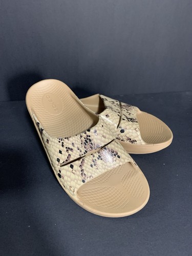 Oofos women tan snake - 8,