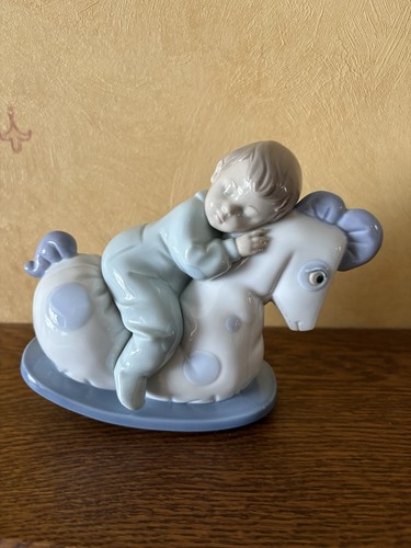 Nao lladro rock to - me,
