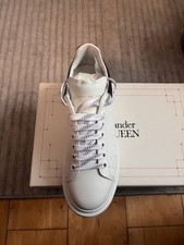 NEVER WORN - ALEXANDER MCQUEEN