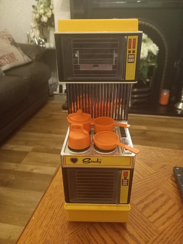 Vintage sindy yellow - sindy, magic