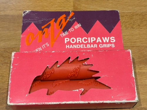 Onza porcipaws red - porcipaws, retro
