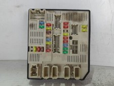 2010 RENAULT MEGANE III DZ0/1 FUSE BOX (ENGINE BAY) 284B68372R