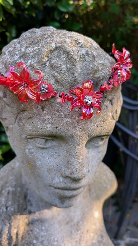Red flower circlet headdress - red,