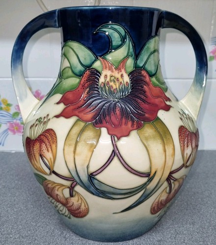 Moorcroft pottery anna lily - moorcroft,
