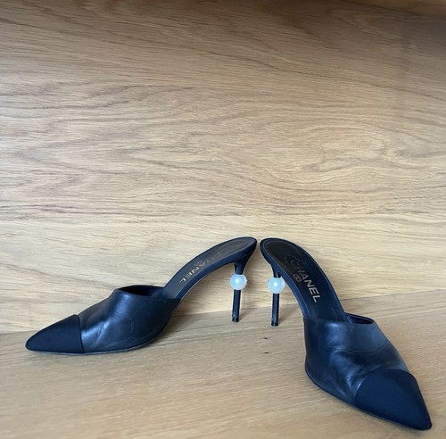 Chanel black leather heels - leather,