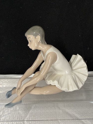 Beautiful nao ballet - nao, figurine