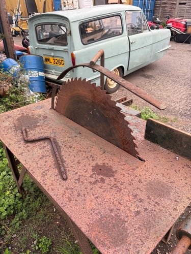 Heavy duty circular - saw, bench