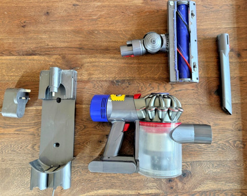 Dyson sv11 handheld - v8,