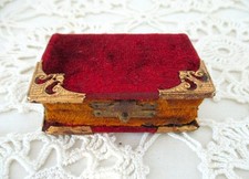 VICTORIAN, MINIATURE VELVET