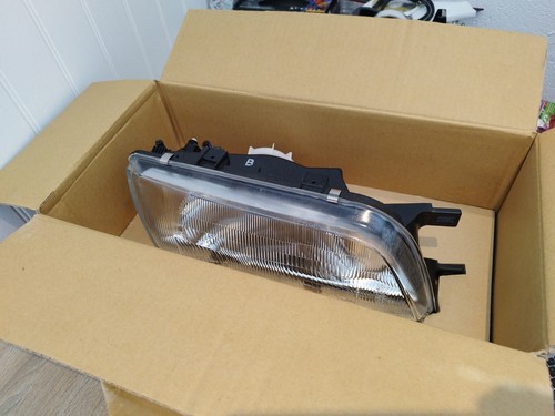 Genuine nissan almera n15 head - almera,