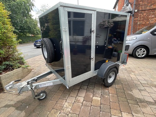 Tickners box camping trailer - /camping,