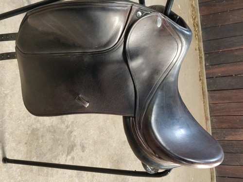 Jaguar dressage saddle - saddle, mw