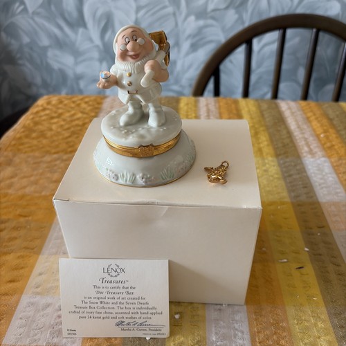Lenox disney snow white - lenox,