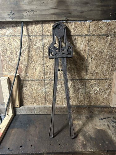 Antique leavitts dehorning - leavitts,