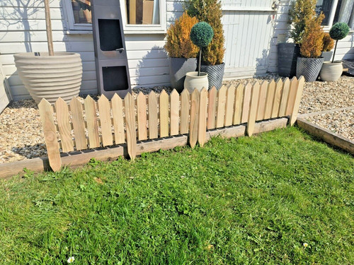 Wooden picket fence - 3x,
