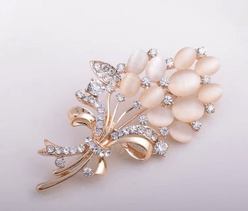 Stunning diamanté flower - stunning,