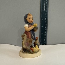 HUMMEL FIGURINE GIRL WITH CHICKEN FAMILY TITLED FEEDING TIME