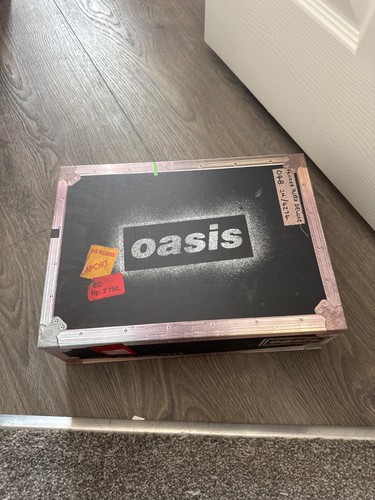 Oasis live vip merch - live,