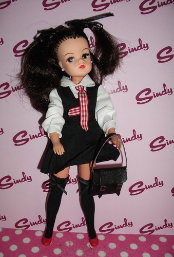Sindy trinian school girl - st,