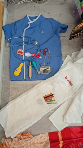 Kids doctors fancy dress - doctors,