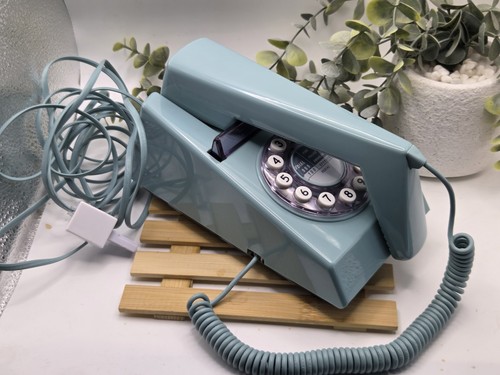 Wild wolf trimphone - wolf, 1970s