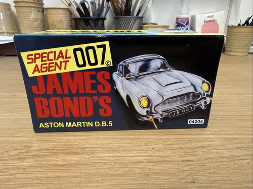 Corgi 04204 james bond aston - 04204,