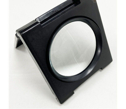 Hands free foldable magnifier