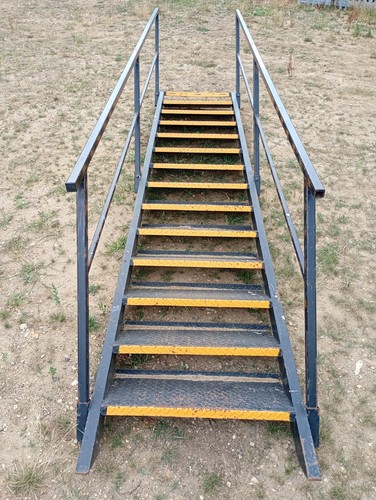 Container stairs mezzanine - container,