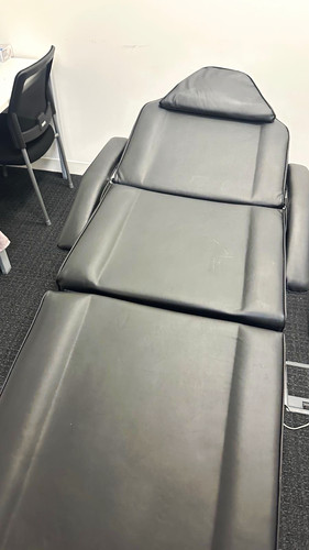Black faux leather massage - black,