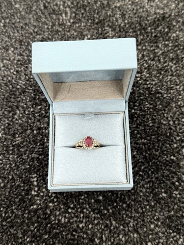 9ct gold ruby diamond - ruby,