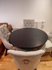 Elegant Round Dining Table 